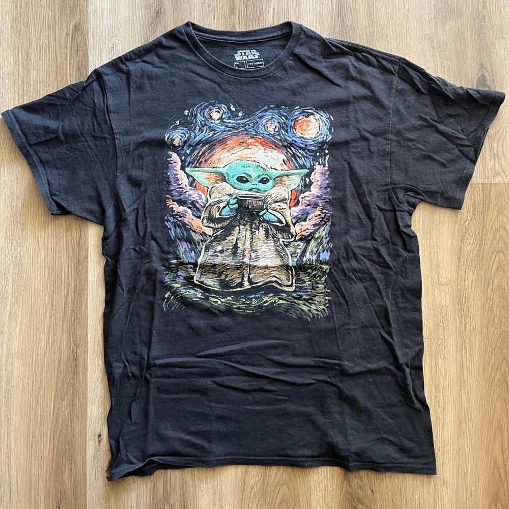 Star Wars “Baby Yoda” Van Gogh Style Men’s T-Shirt - Size L- USED